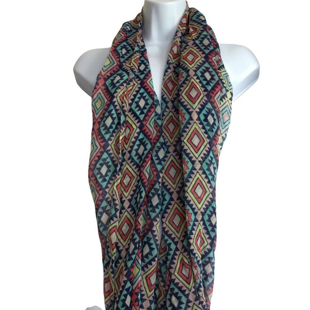 Francesca's geometrical cowl neck scarf. NWT-